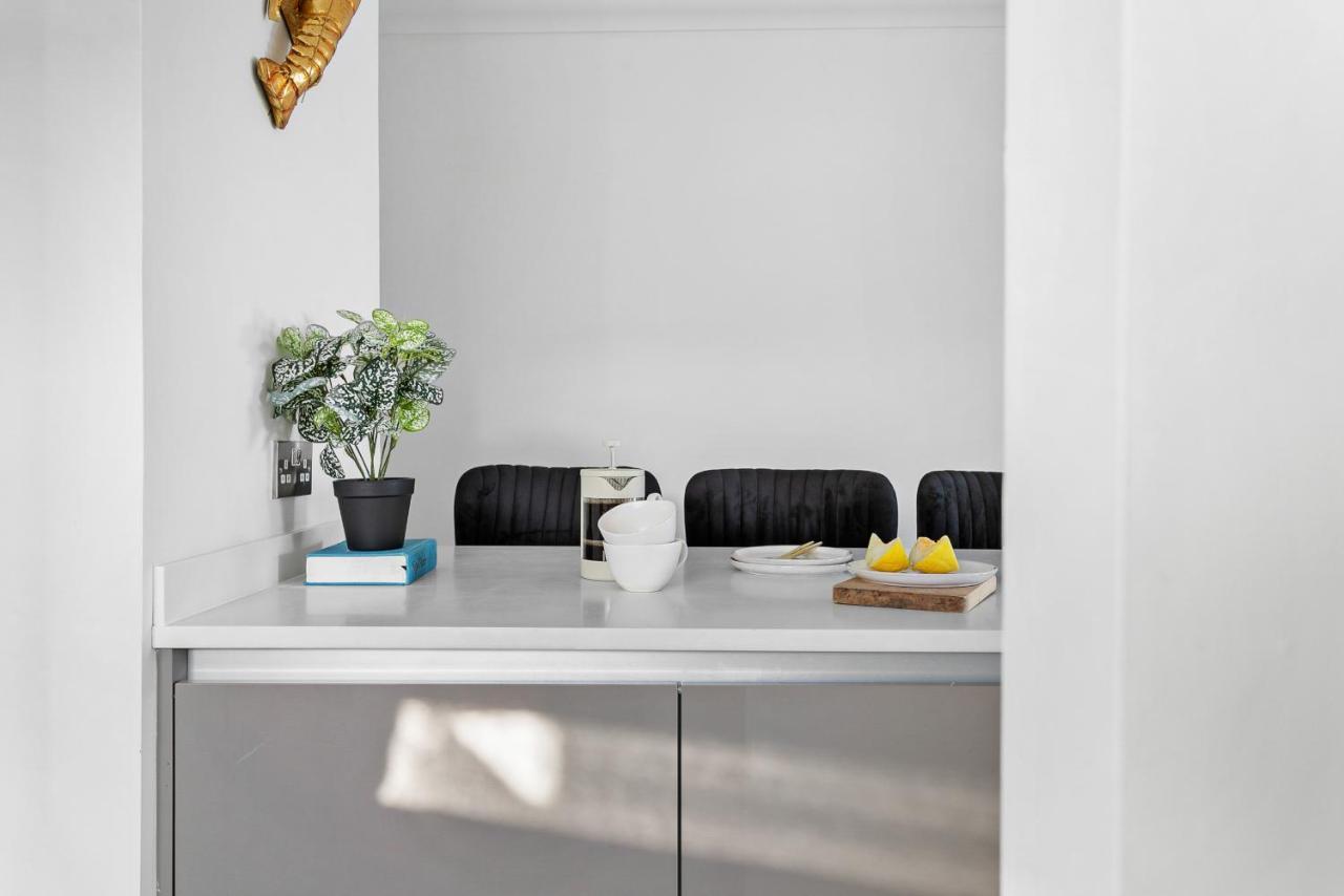 The Seaview Suites At The Corbyn Apartments توركواي المظهر الخارجي الصورة